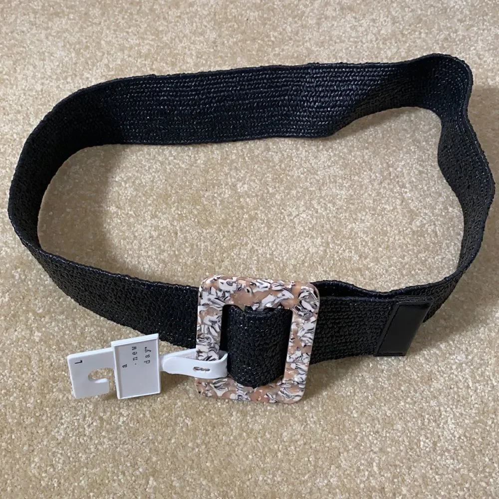 Women’s Stretchy Black Belt with Cool Buckle Size L NWT